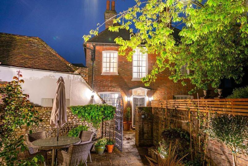 The Courtyard Holiday home